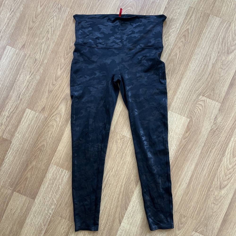SPANX Leggings Women's Sz 1X High Rise Black Camouflage Tummy Control Workout - Picture 9 of 16